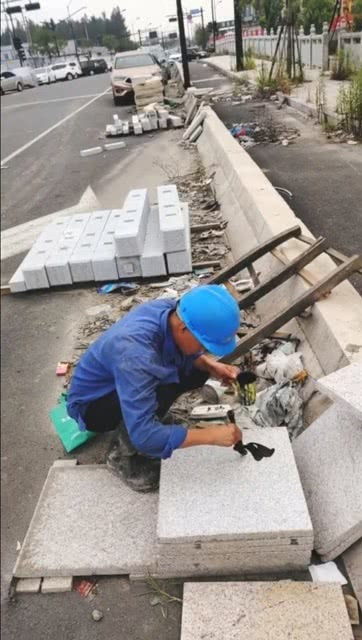 一笔成龙的建筑工匠 钢筋水泥间的诗意挥毫